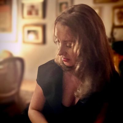 MajaNabzdyjak's profile picture. 🎙️#FajfyLiterackie #MyślPolskaZapolskiej, #LosyPolskie #NaMomencik #DoOdważnychŚmiechNależy, #LekcjeZamoyskiej -tam Państwa zapraszam: do @teatrglosow 🎭