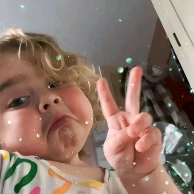 Bree_Francis_'s profile picture. Smiles ✨ Sparkles 🌸 Pretty things 💖.                                                                    Malawian🇲🇼