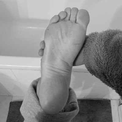 GoddesEllieYork's profile picture. Customised feet content 🦶🏻💋 dm me what you would like to buy 💋, I use only throne for payment - https://t.co/1vQzjmNMdZ
