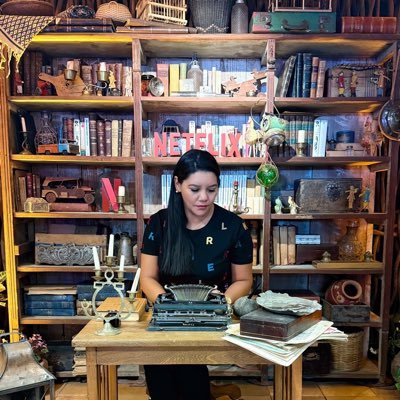 Sarah_Vazquez's profile picture. Desocupada lectora. Amante de las letras, queveres con lingüística. Maestra♡ñ. Viajera. Mediadora de Lectura. Embajadora de Colima ¿Café?