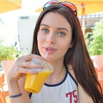QQoyum48790's profile picture. 