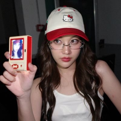 GabsS_BPFB's profile picture. only Freenbecky  and
only Blackpink