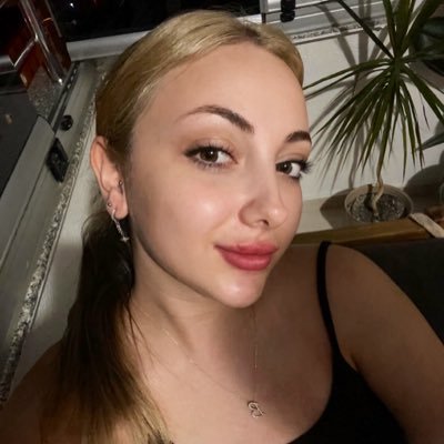 beyzauens's profile picture. 