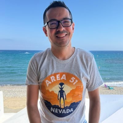 AlberCerezuela's profile picture. 4 libros publicados. 221B Baker Street. Valencianista y milenario.