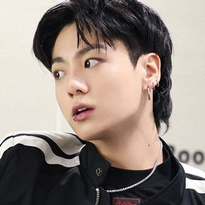 ettalho's profile picture. floating on my lowkey vibes