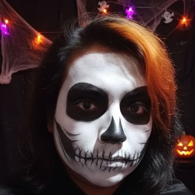 AlexandriaJov's profile picture. ⚔️Gamer 🎮 • Friki 👾 • hago videos random 🎥 • músico 🎸 • yo me divierto todos los días haciendo de la vida un lugar feliz ⚔️