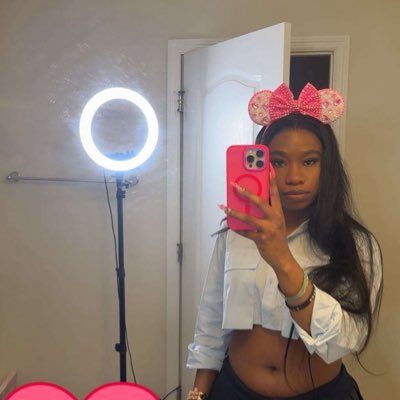 ThatsSoNanana's profile picture. #26 🇦🇬🇹🇹 I’m a ray of fucking sunshine ☀️ ToxicTwo6ixx8ight Management Owner Of @ToxicRadio268