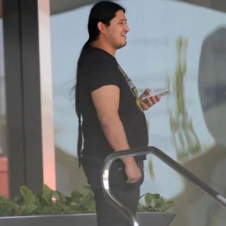 edwin_g_castro3's profile picture. lottery winner of $2.04 billion in November 2022 and i am giving $40,000 to my first 5k followers on here. No DMs. No instagram #HelpingOthers 💵 💶 💷 💴