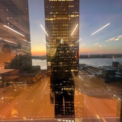 tech_x_sis's profile picture. 🧠