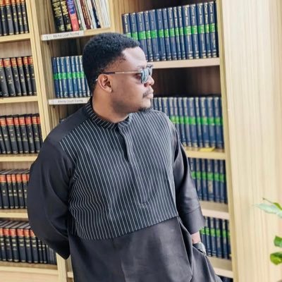 Buter_crimson's profile picture. corporate lawyer | I came here with nothing, I cannot lose