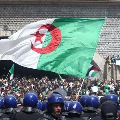 TayoobT10961's profile picture. 💥 نحن جيل الأمل..جيل شباب زد الذي وُلد🇩 ليصنع التغيير ✨
لا نخاف من سلطةٍ ولا من عسكر، لأن حبّنا للجزائر أقوى من كل خوف. 
سنرفع الصوت عالياً... فليسمع الجميع