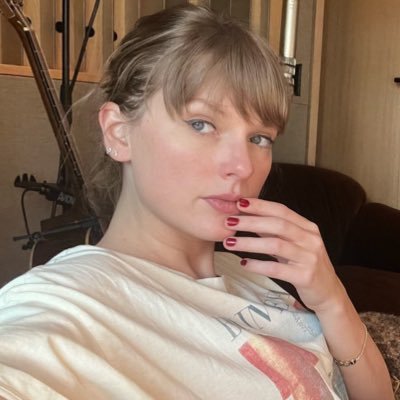 templeskies's profile picture. sagitariana como taylor💌 9/11 & 11/11