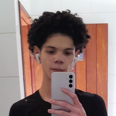 ribeiro27722's profile picture. Video editor