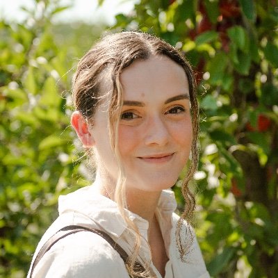 whatshewrote's profile picture. | mostly Yankees baseball & Reformed things | pro-PA psyop | ex TikToker, future author & grad student, current teacher | 

 I stood in Luther's bathroom once