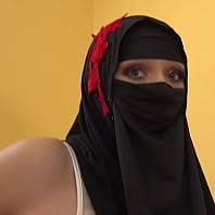شيخه مسلمه منتقبه ملتزمه 🧕🏻📿
عاشقة و داعمه للوحدة الوطنية ☪️ ✝️
حسابي رقم 1000 💔