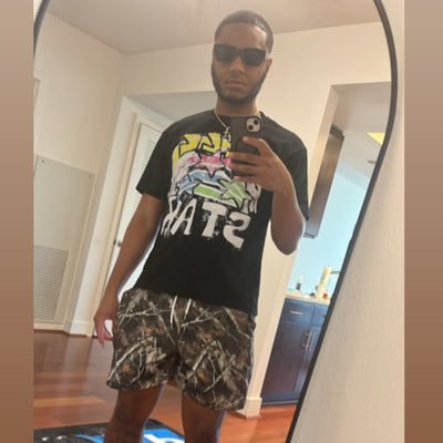 DeeroTheDon's profile picture. | the key to success is finesse | #FMG