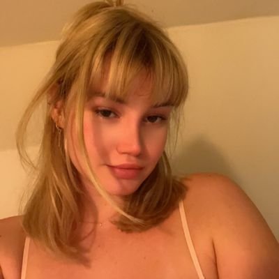 kristallynwh's profile picture. let's be casual