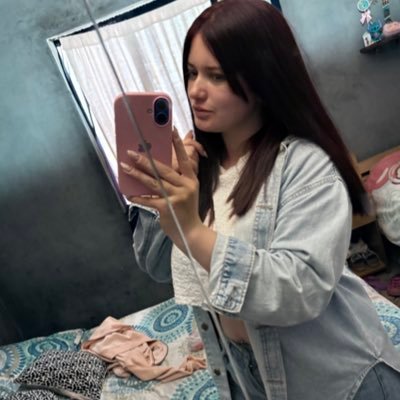 SofiiaCastroooo's profile picture. 𝓜𝓪𝓶á 𝓭𝓮 𝓘𝓼𝓪𝓫𝓮𝓵𝓵𝓪👩‍👧