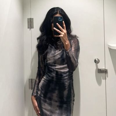 iamacodergurl's profile picture. 💻 frontend dev | aesthetic designer ✨.                                                                                  💫building with pixels, passion & peace