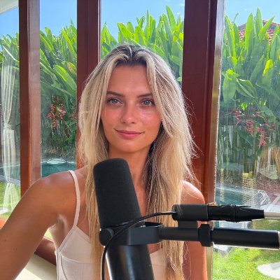 NikkiNeisler's profile picture. Breaking free from the matrix - https://t.co/Pzlqoa0tBA ⛓️‍💥✨ Health 🌴 | Storytelling 📸 | Self-Realization 🧘🏼‍♀️