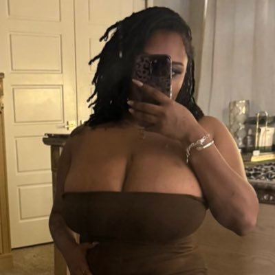 issamilkrrs's profile picture. NSFW💋 i only respond on OF.
