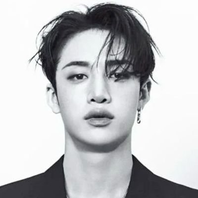 M1nistarr's profile picture. 𝘚𝘰𝘮𝘦𝘸𝘩𝘦𝘳𝘦 𝘣𝘦𝘵𝘸𝘦𝘦𝘯 𝘵𝘩𝘦 𝘴𝘩𝘢𝘥𝘰𝘸𝘴 𝘢𝘯𝘥 𝘵𝘩𝘦 𝘢𝘳𝘵.