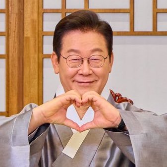 jeoltae_jm_hae's profile picture. 𝗜𝘁 𝘄𝗮𝘀 𝗵𝗮𝗿𝗱 𝘁𝗼 𝗱𝗶𝗲, 𝗮𝗻𝗱 𝗶𝗳 𝗜 𝗰𝗮𝗻’𝘁 𝗱𝗶𝗲, 𝘄𝗵𝘆 𝗻𝗼𝘁 𝗹𝗶𝘃𝗲 𝗯𝗲𝘁𝘁𝗲𝗿?