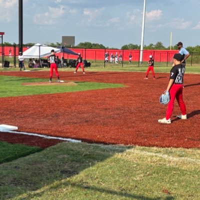 AveryMartinez__'s profile picture. 2016 | 10U | C/O 2034 | RHP, UT