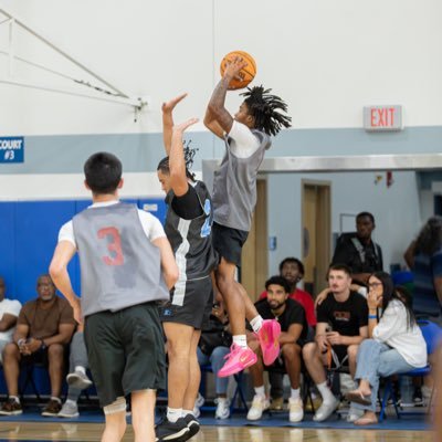 reydaniels_'s profile picture. Compton college⛹🏾‍♂️ 6’0 So @reydaniels_