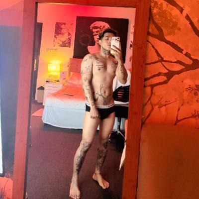 IamUglyJeff's profile picture. all alone