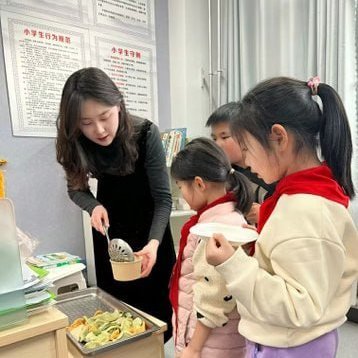 💗与时俱进且不落入俗套的小学老师 也可以是你的生理辅导老师。#原创 #外表文静,实则内心狂野💕 喜欢露出。人前玉女范,人后淫骚荡💗🧡想被灌满💕 想一起爱爱💋接受高质量搭讪 喜欢我的可以关注我《》 私信我电报👇