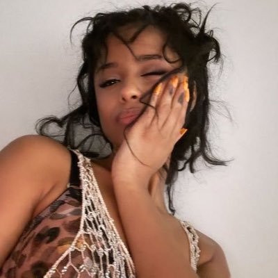 extraLary's profile picture. crf.