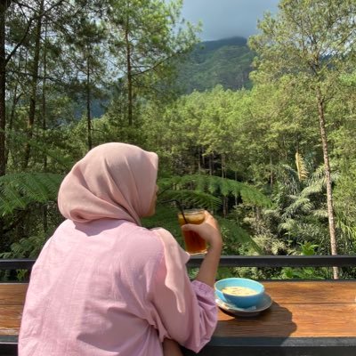 YakNunJourney's profile picture. 