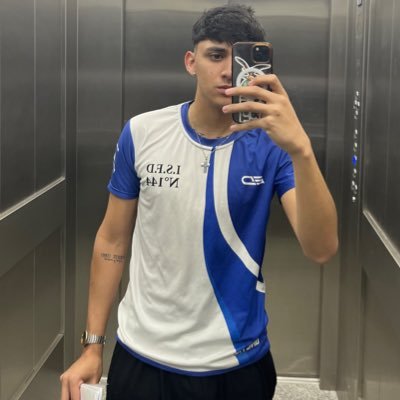 Lucas_Escobar25's profile picture. intento de ser atleta 🏃🏽‍♂️ me encanta ver la lunita 🌙.   amor eterno a leo mattioli 🎶🌹