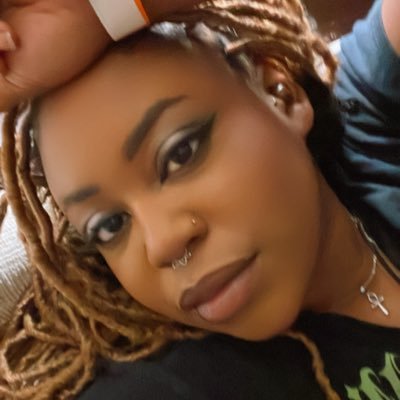 Lavenderbxtch's profile picture. | 24 | 🇵🇸🇵🇸🇵🇸