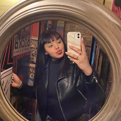 25.🌸•Cada Día Más Humana, Menos Perfecta Y Más Feliz •🤍🌈.
