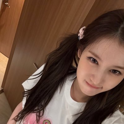 AINA55130116's profile picture. 