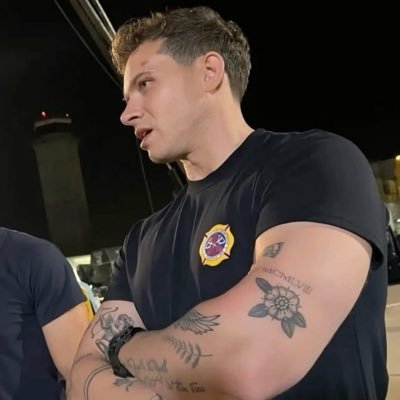 plazaminds's profile picture. #SNOWWHITE: she poisoned an apple because she thought I was prettier than her - toxic kyle richards stan @howlettsmoon @grimesgreenaway