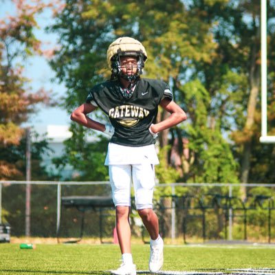 dd2rryl's profile picture. Student Athlete👨🏽‍🎓🏈 Football/Basketball |Class of 2028| DB/Slot | Pittsburgh PA|