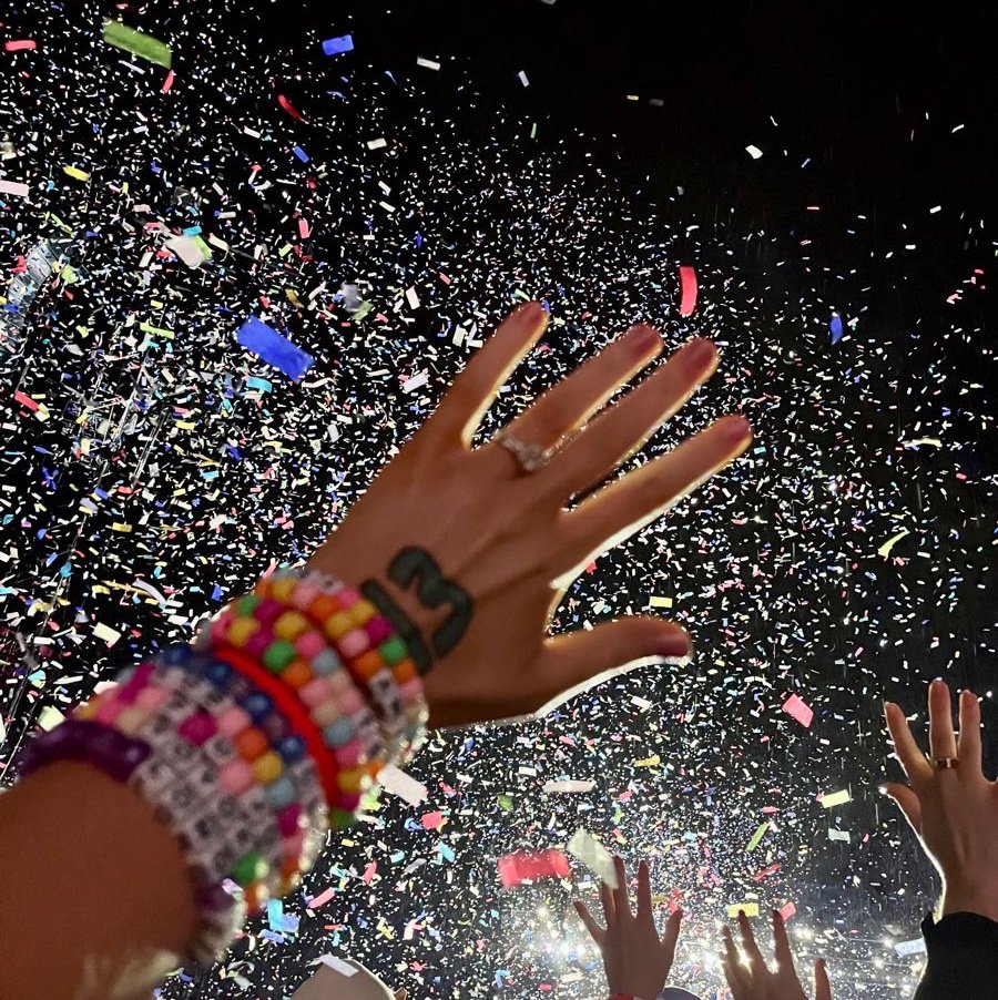 hollywdhatesme's profile picture. 