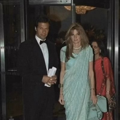 nikammi12beti's profile picture. دنیا کی محفلوں سے اکتا گیا ہوں یا رب کیا لطف انجمن کا جب دل ہی بجھ گیا ہو ❤️‍🩹

#releaseimrankhan #freepalestine 
 🇵🇸
