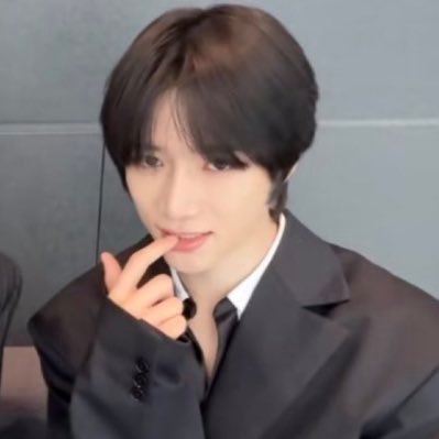 siraofisra's profile picture. a txt & everything cdrama stan acc