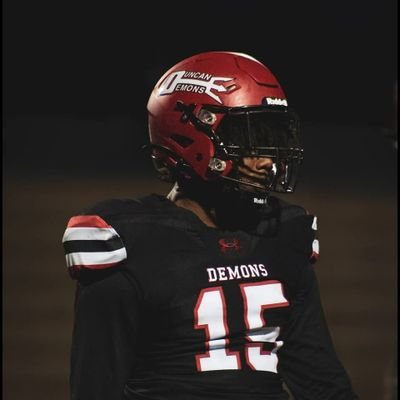ZionButler618's profile picture. C/O 2026 DE/OLB | 6'1 235 lbs | GPA 3.42 Duncan (OK) HS @DuncanDemonFB | HC: @CoachTerry12  NCAAID# 2505619643
Highlights @ https://t.co/zOMFsxxiw2