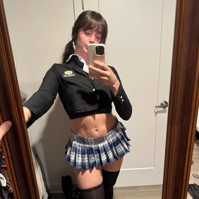 roodgarnes42006's profile picture. 