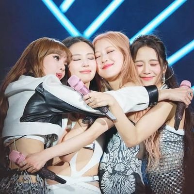 AshOfAllTrades_'s profile picture. Multi-stan Account! 🕺🏻💃🏻
Blackpink 🖤💗 | Twice 🍭| Freenbecky 👩❤️👩 | Taylor Swift 💃🏻| Niki 🎤| Maroon 5 👩🏻🎤
🖤🩷 On Blackpink Era 🖤🩷
