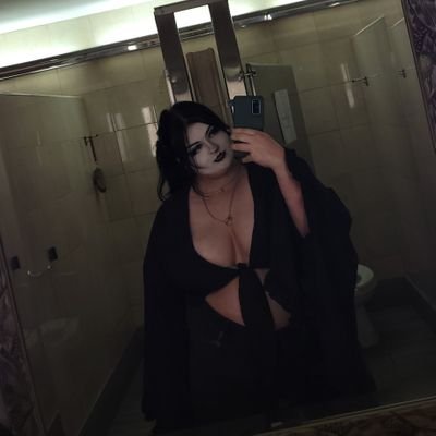 KeyLimePot's profile picture. I romanticize manipulation and call it devotion.