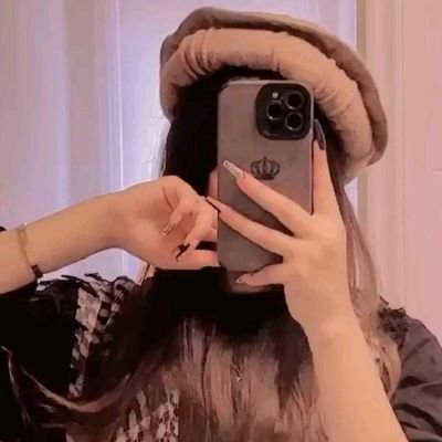 zohra_panjshiri's profile picture. فلسفه‌ات را توضیح نده 
به آن عمل کن
