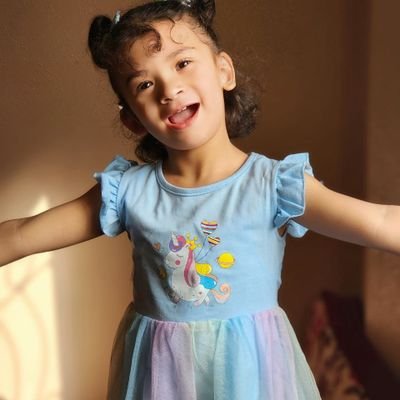 HalaHw2020's profile picture. https://t.co/uAHZKZlqFf
I’m Hala from Gaza 🍉. I have hearing loss 👂❌ and a cochlear implant 🎧 that helps 
me hear. Despite the war 💔I’m strong 💪