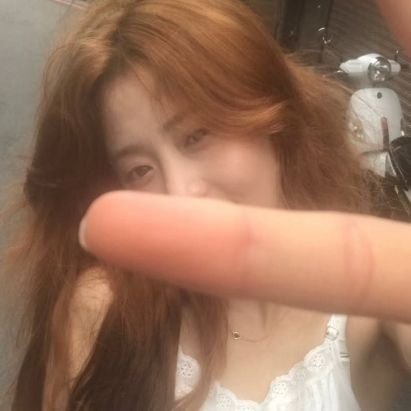 huh_party's profile picture. 