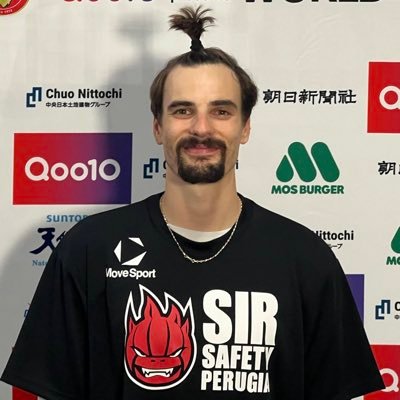 defnotcharl's profile picture. 🏹🇯🇵🇦🇷🇮🇹